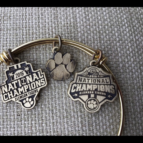 2018 & 2016 Clemson Tigers Natty Bracelet - Picture 2 of 3